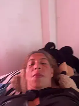 StripChat maleja23 is Freechat maleja23 — Lluvia dorada con dildo