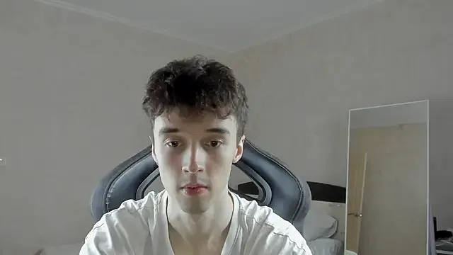 StripChat MasonWarholl is Freechat MasonWarholl — flex muscles