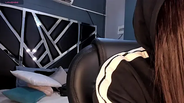 Melissa_23_ — rub ass in closeup