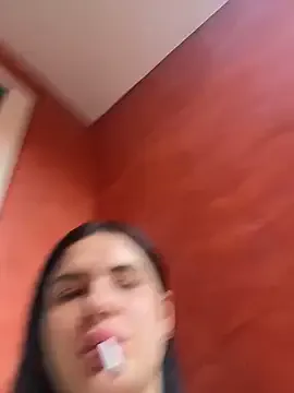 MiraReach — dildo and squirt show 