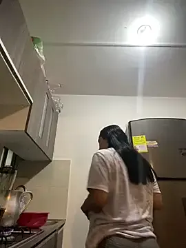 mis-violetha — naked and dances bouncing ass