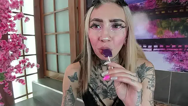 miss___angel — Cover face , and ruine make up