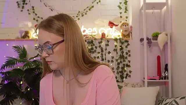 StripChat MonicaAsis is Freechat MonicaAsis — ANAL PLUG L in my ass close to cam