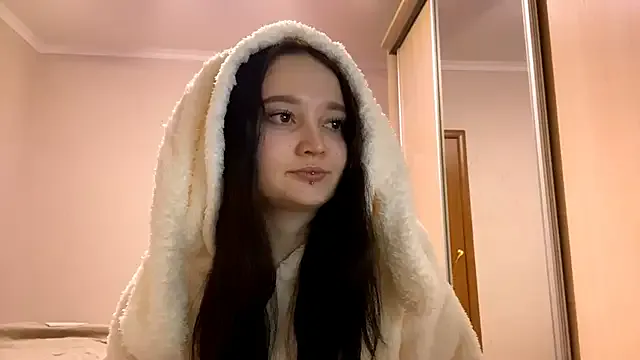 StripChat PiecingMap is Freechat PiecingMap — show underboobs