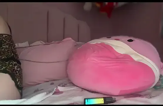 Pinkiepieexo — flash pierced tits for 3 minutes 