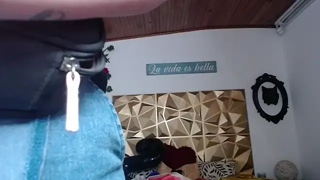 poison_doll2 — tits oil shake