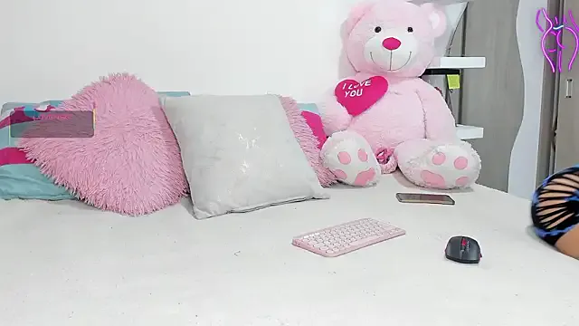 Queen_Antonella_Oficial — HELP THE CAUSE I BURNED ONE LEG :(