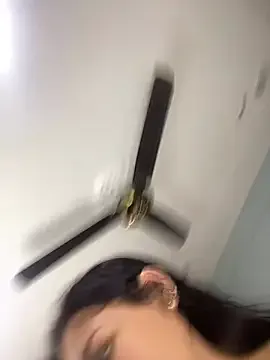 StripChat Rose_monroee is Freechat Rose_monroee — show wide open pussy up close