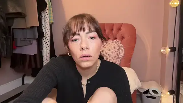 StripChat rosewild028 is Freechat rosewild028 — Buy my first stripper pole