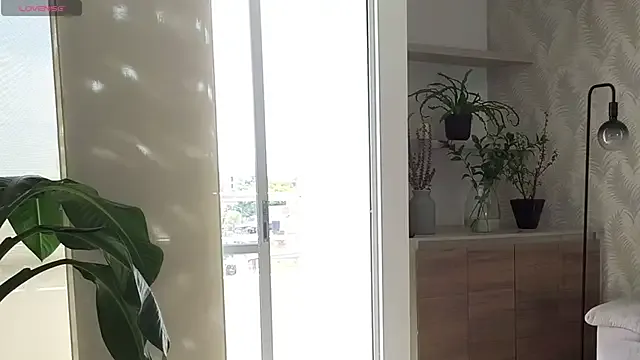 StripChat Siny_Moore is Freechat Siny_Moore — booty tease & squeeze