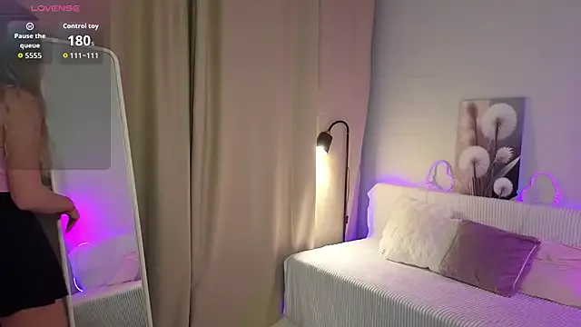 StripChat SmolCutie is Freechat SmolCutie — LUSH CONTROL 5 MINS