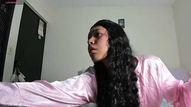 Sophie_moo — Smile+eye contact