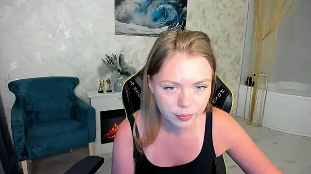 Strawberrye — hand bra