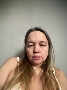 StripChat Suzanele is Freechat Suzanele — Hard nipple :flower: Close up!