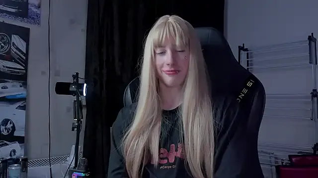 swaga_777 — show your butt in shorts}}