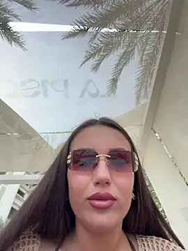 Syka0001 — Treat sexy women with coffe