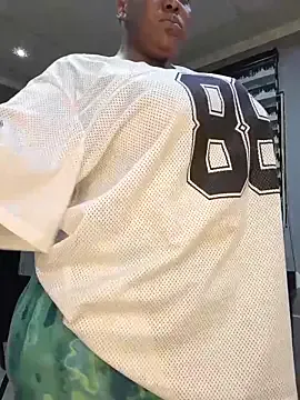 Thasha8 — please help me pay rent