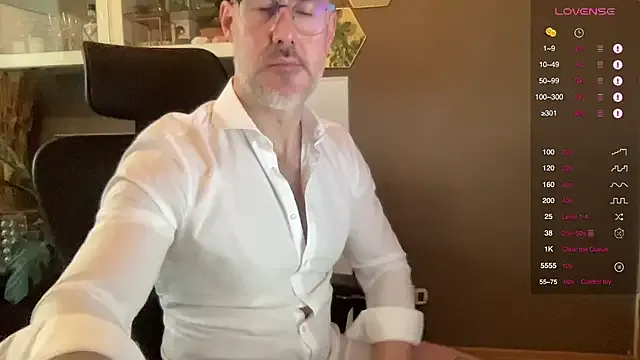 the_new_fit_rubinho — buzz my ass, edge me good & make me cum!