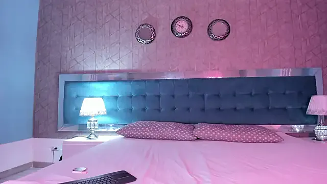 StripChat TinyRosee is Freechat TinyRosee — ride pillow