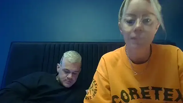 trans_man_and_his_dom — Remove bra