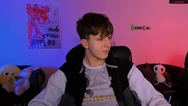 travis_wolf_ on StripChat