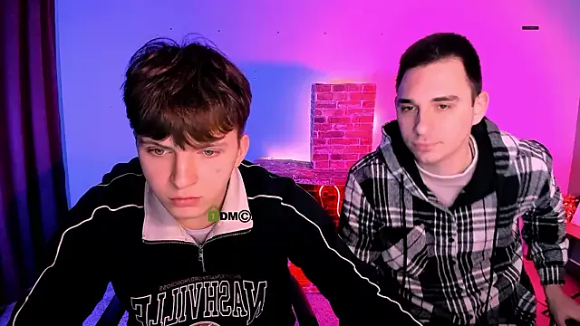 travis_wolf_ on StripChat