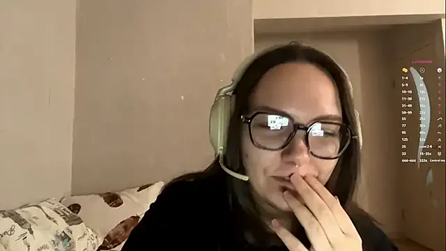 StripChat TrulaSowels is Freechat TrulaSowels — suck fingers close to cam!