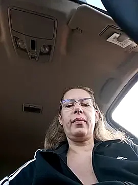 StripChat uber_babe is Freechat uber_babe — Show boobs on the beach