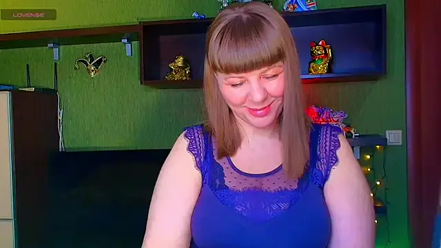 VeronikawGold — Show naked breasts with clamps on nipple