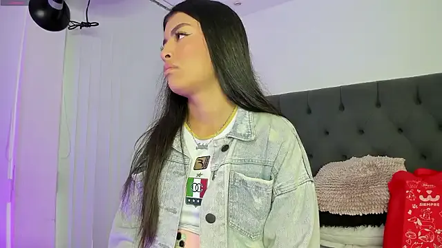 VictoriaParkeer — Suck my toes and cameltoe