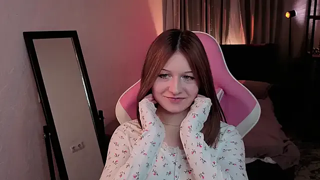 XShyBabyFloraX — Stand up and show my cute outfit^^