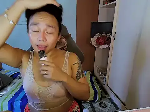 StripChat YourNikkieXxx is Freechat YourNikkieXxx — looking for my valetino <3 can i have u